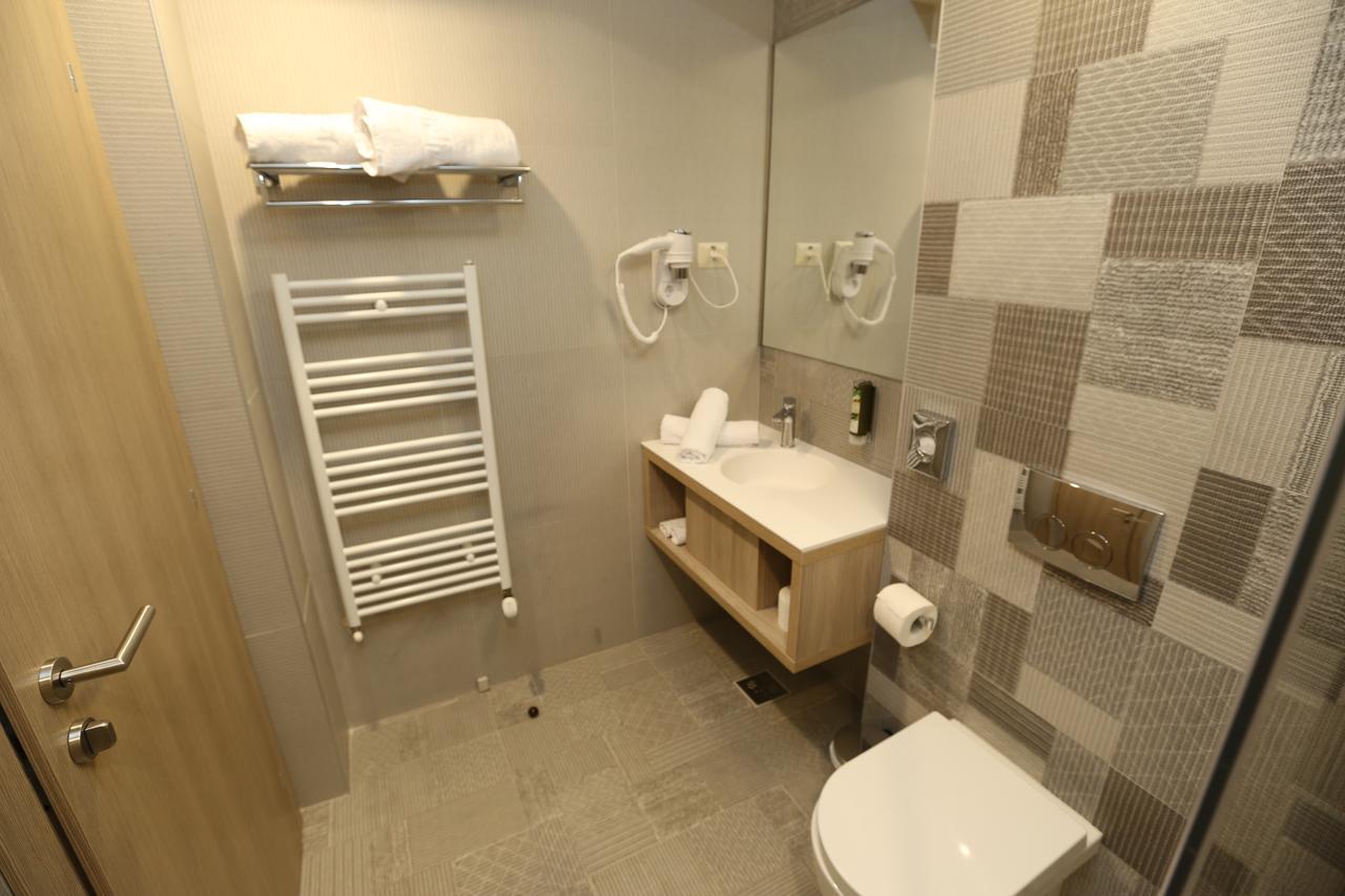 Hotel Baril Haţeg 外观 照片
